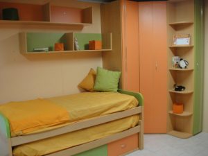 Dormitorio juvenil con armario rincón con zapatero de altura completa