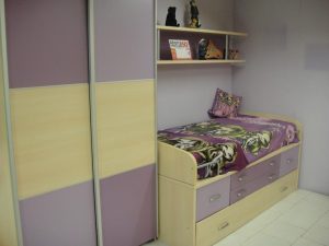 Dormitorio juvenil con armario de puertas correderas. Medidas a elegir