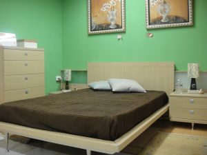 Dormitorio moderno roble nacar con xinfonier y mesillas
