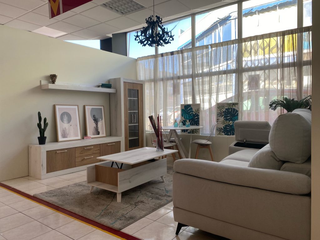 Mueble de salón moderno con decoración blanco y madera estilo nórdico